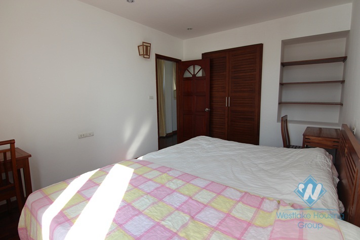 High floor apartment rental with great light and modern furniture